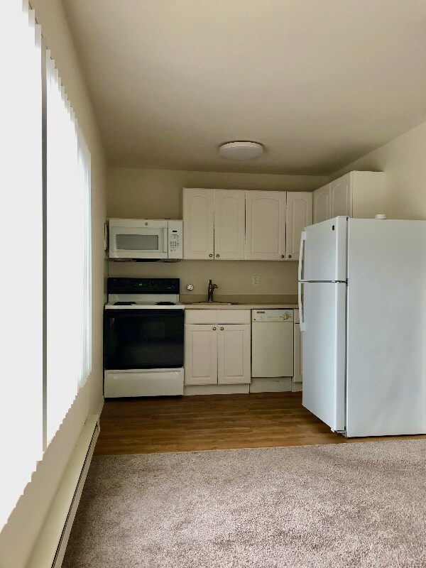 Building Photo - 3604 NE 73rd Pl