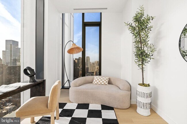 Building Photo - 210 S 12th St