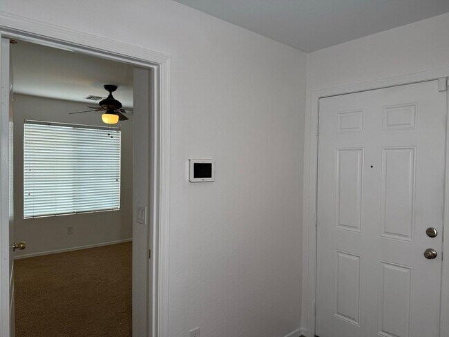 Building Photo - 5992 E Vega Ct
