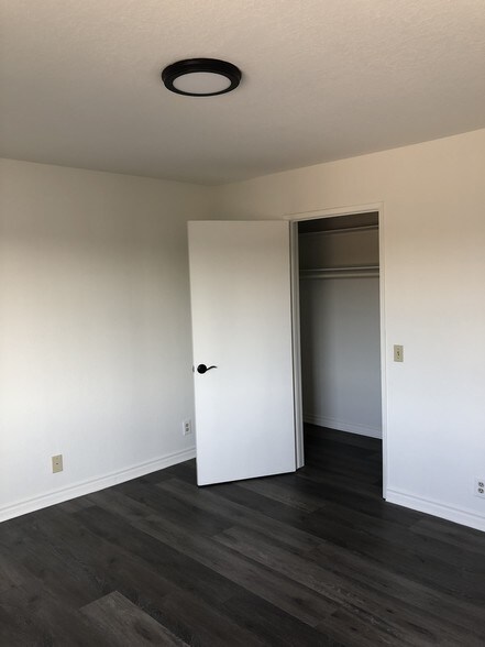 Building Photo - 1023 N Wilton Pl