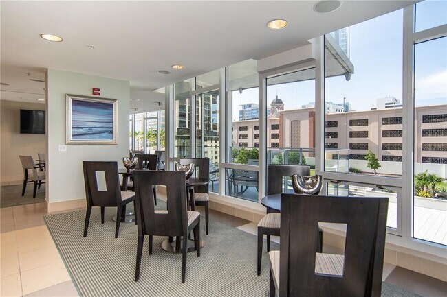 Building Photo - 175 1st St S