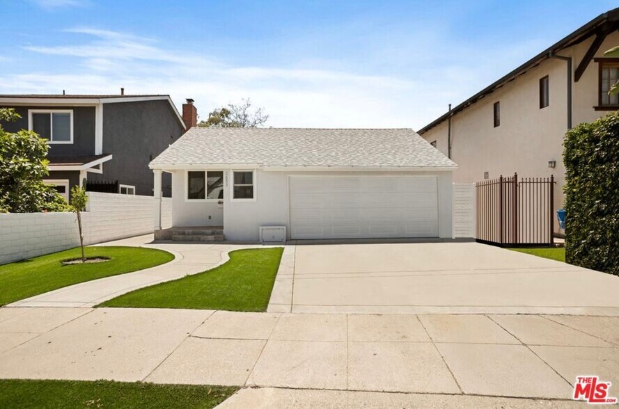 Primary Photo - 2653 Tilden Ave