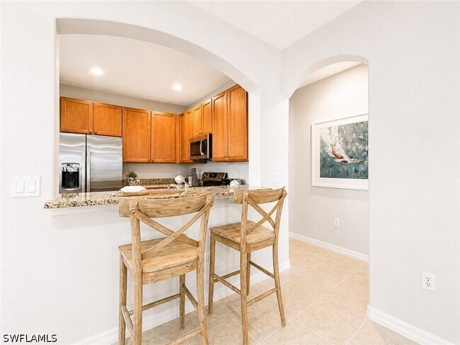 Building Photo - 1367 Artesia Dr E