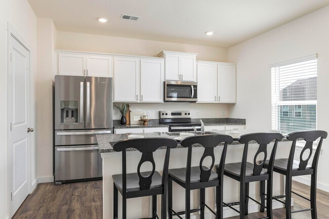 Building Photo - 4134 Lone Oak Cir
