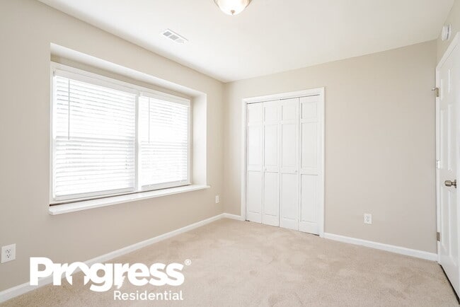 Building Photo - 828 Rawls Dr