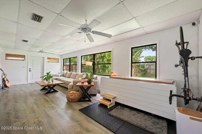 Building Photo - 340 Greenway Ave