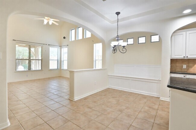 Building Photo - 95 Douvaine Ct