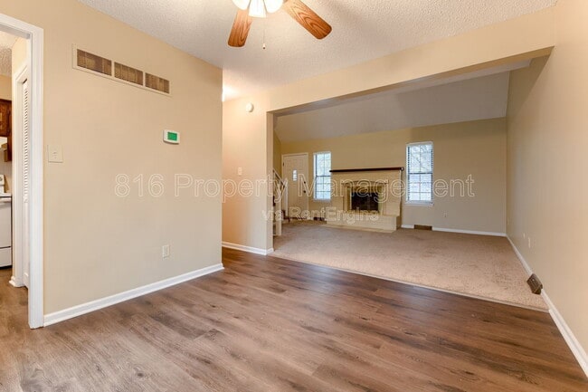 Building Photo - 164 SW Robin Rd