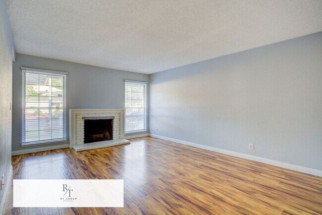 Building Photo - Welcome to Your Stylish Diamond Bar Home!