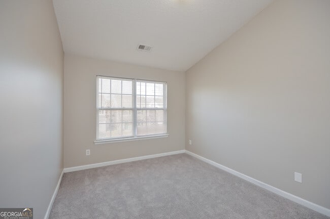 Building Photo - 325 Coral Cir