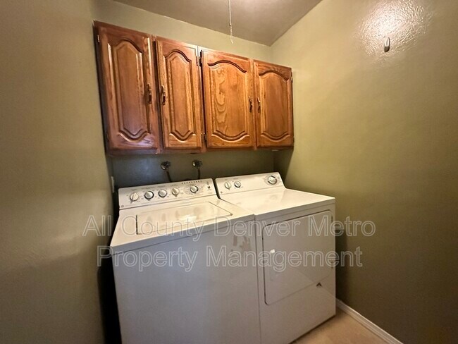 Building Photo - 7881 Allison Way