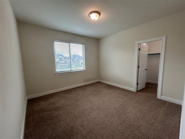Building Photo - 3005 Zelma Dr