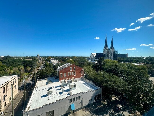 Building Photo - 1 BED | 1 BATH | ALL UTILITIES INCLUDED