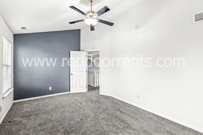 Building Photo - Charming 3-Bedroom Ranch with Scenic Backy...
