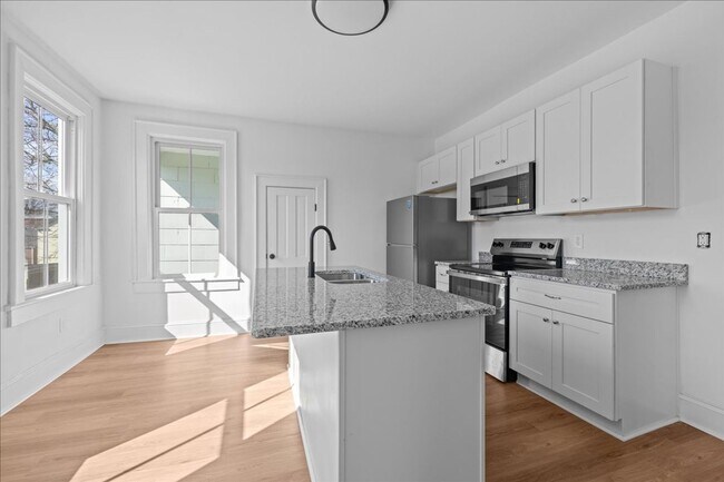 Building Photo - 258 Maryland Ave
