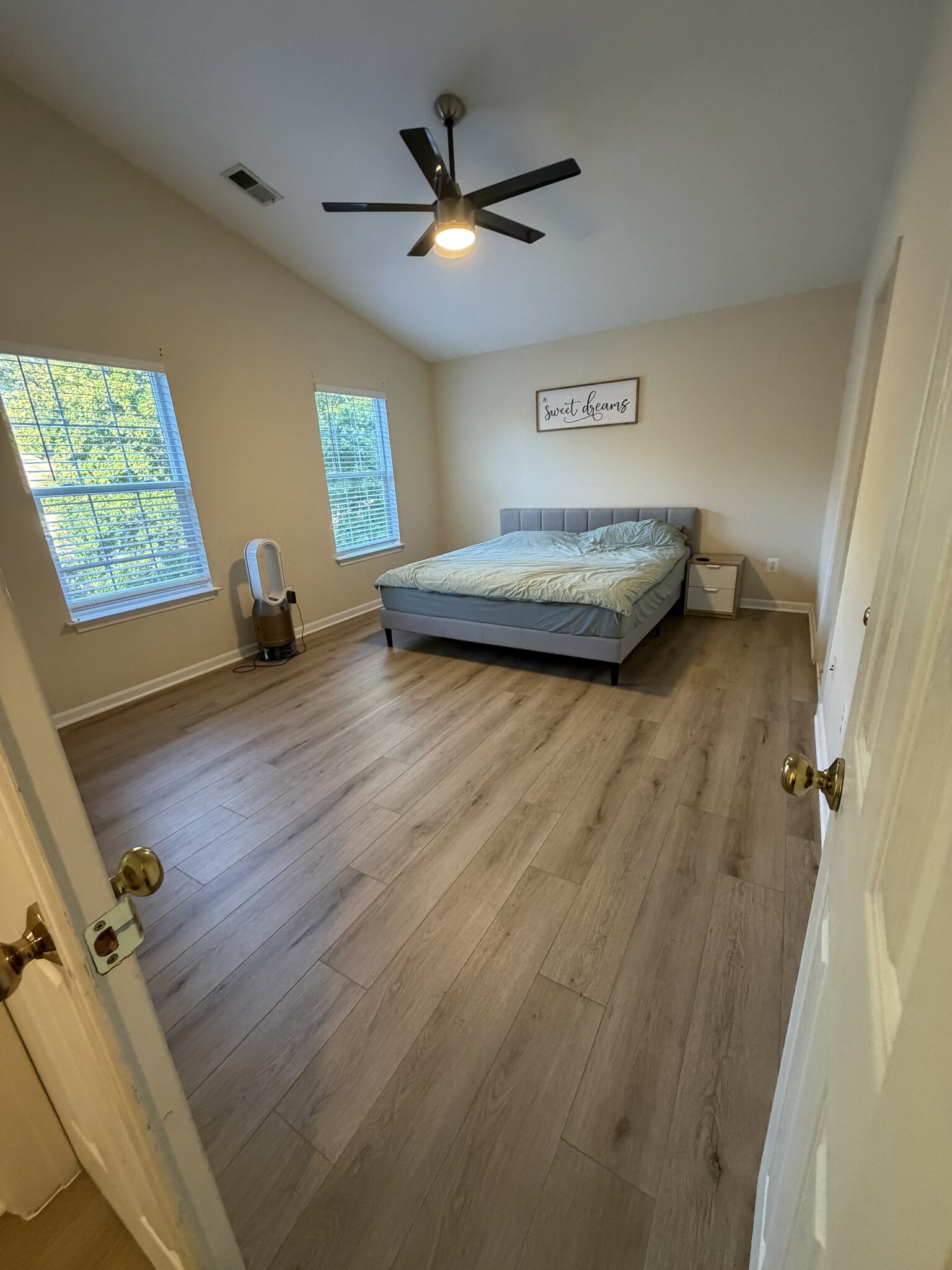 Master bedroom - 4614 Buckhorn Rdg