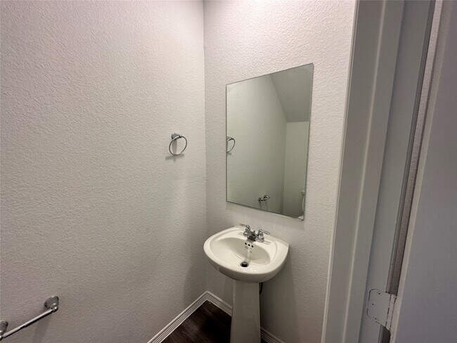 Building Photo - 16492 Moss Ln