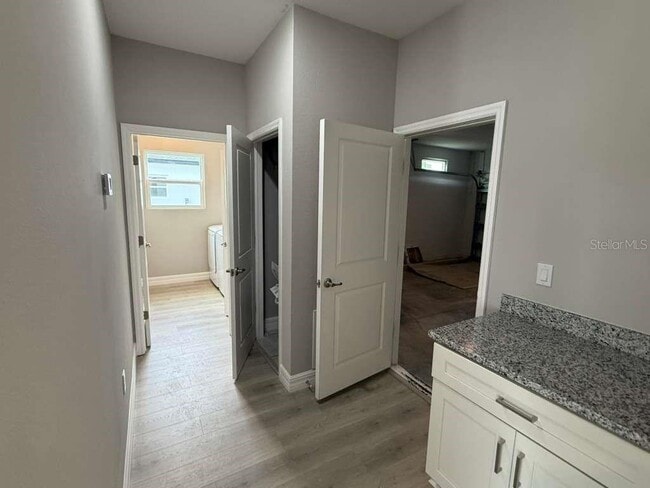 Building Photo - 438 Awin Cir SE