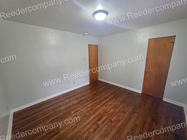 Building Photo - 7204 Lindberg Ave