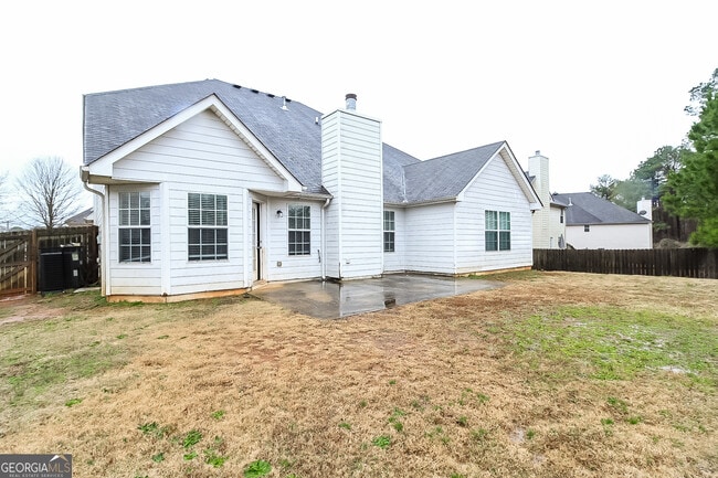 Building Photo - 3352 Hershey Dr