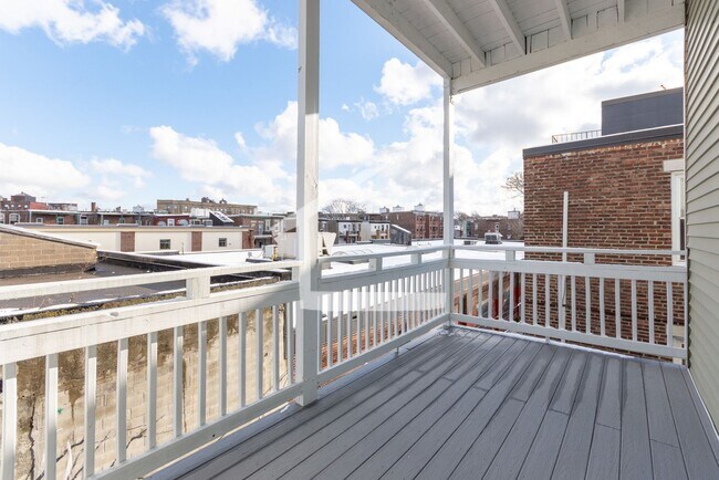 Building Photo - 9/1 Spacious Packard's Corner 4BR/2BA w/ba...
