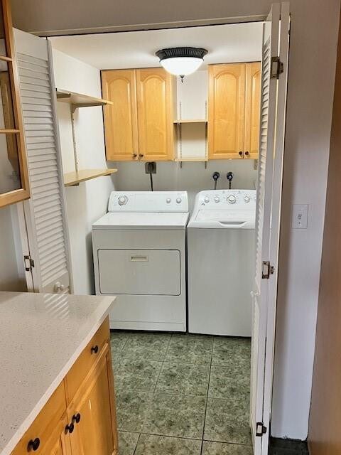 Building Photo - 8331 SW 39th Ct