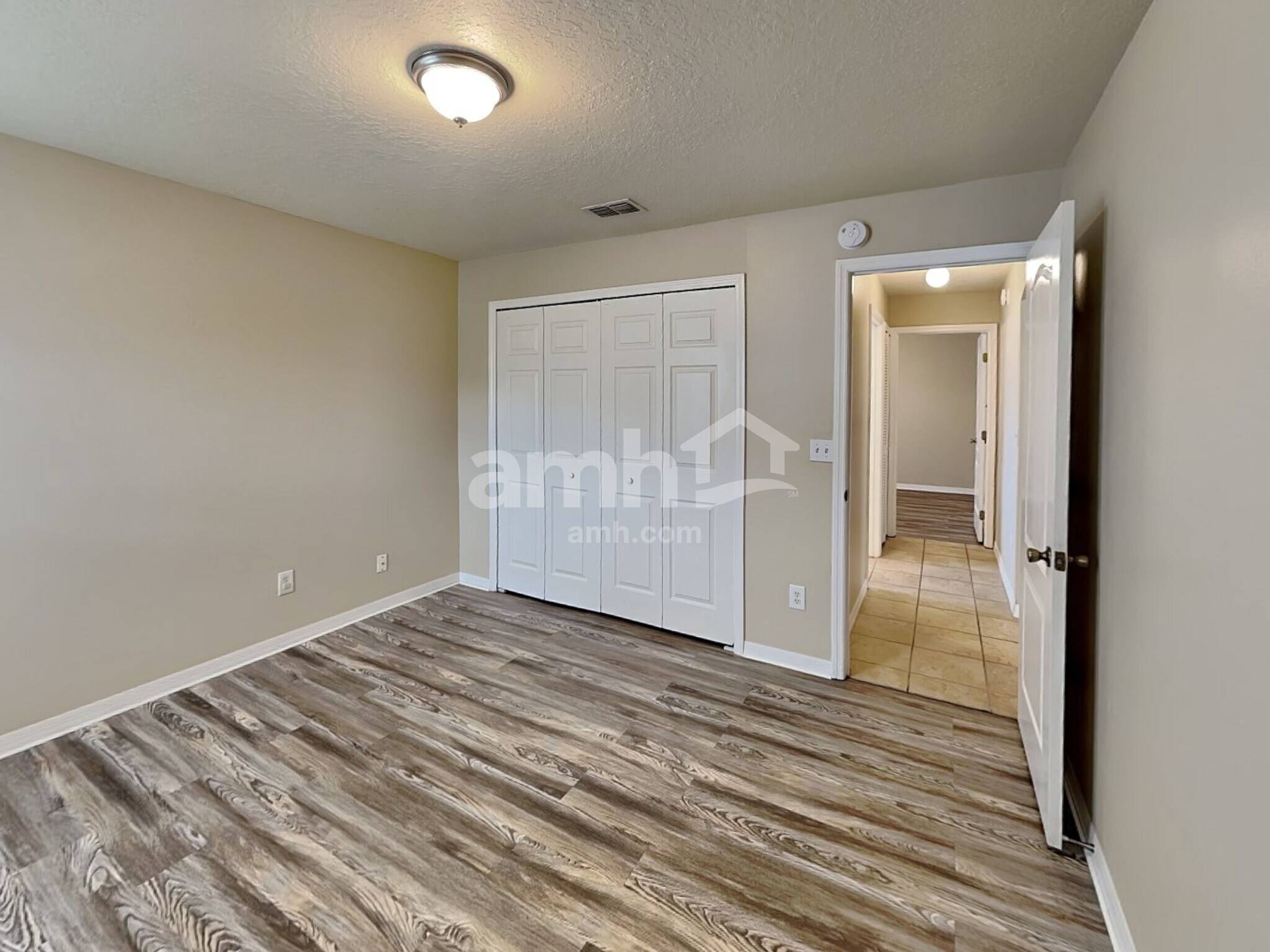 Building Photo - 10222 Summer Elm Ave