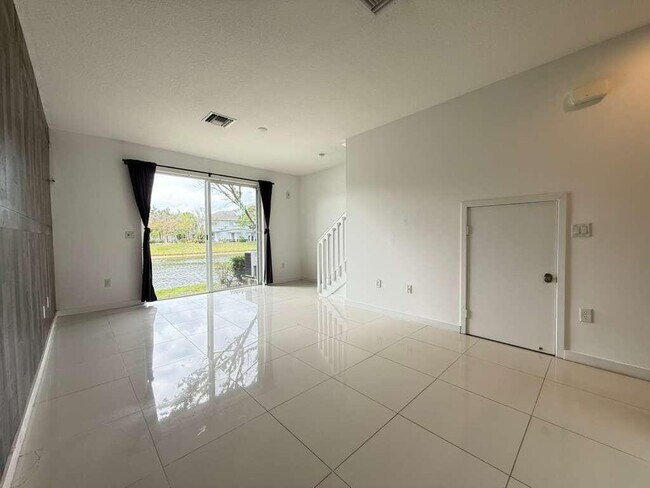 Building Photo - 3563 NW 13th St