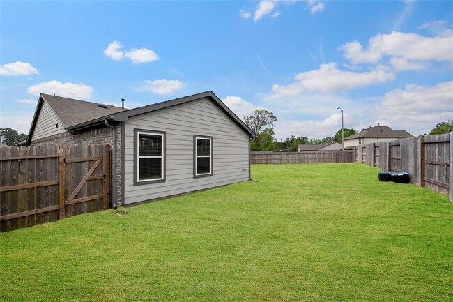 Building Photo - 9312 Sandoval Cir