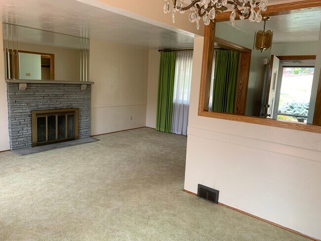 Building Photo - 158 Arla Dr