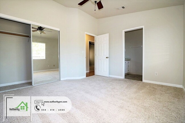 Building Photo - 3657 Santa Rosa Way