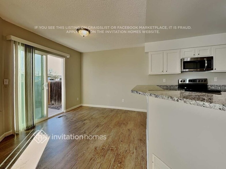 Building Photo - 8885 Cloverleaf Cir