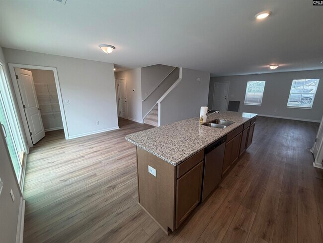 Building Photo - 3040 Hallsdale Dr