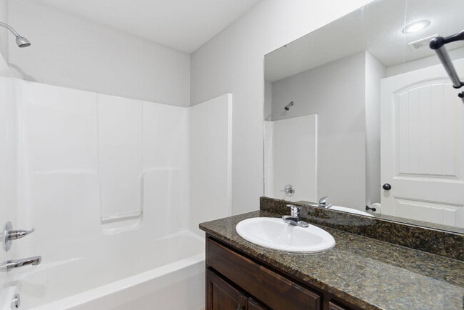 Building Photo - 205 E Lapis St