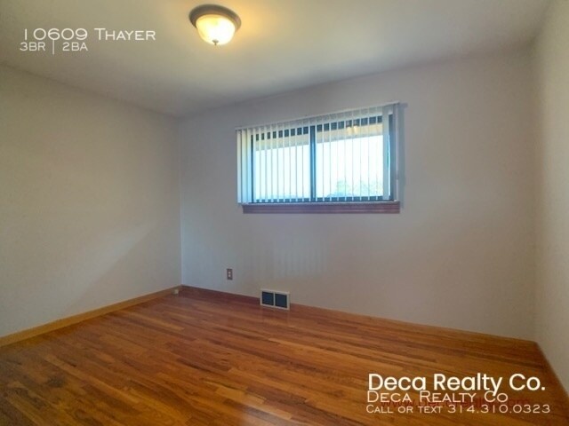 Building Photo - 3 Bedroom House