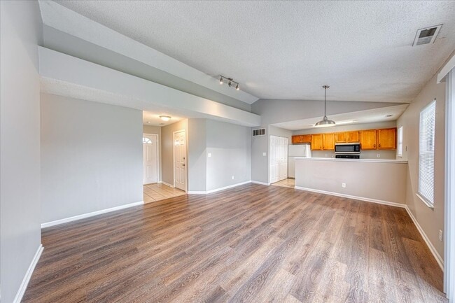 Building Photo - 2715 E 28th St