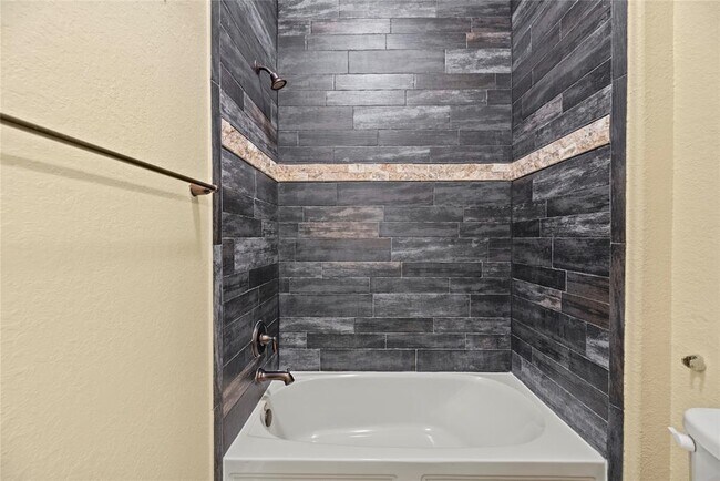 Building Photo - 28706 Hemlock Red Ct