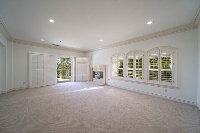 Building Photo - 1160 N Easley Canyon Rd