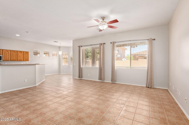Building Photo - 13508 W Alvarado Dr