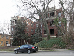 Building Photo - Clifton Manor