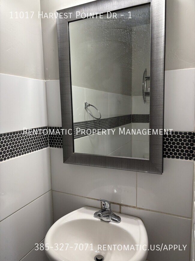 Building Photo - 11017 Harvest Pointe Dr