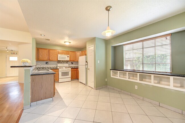 Building Photo - 2915 Blue Mist Dr