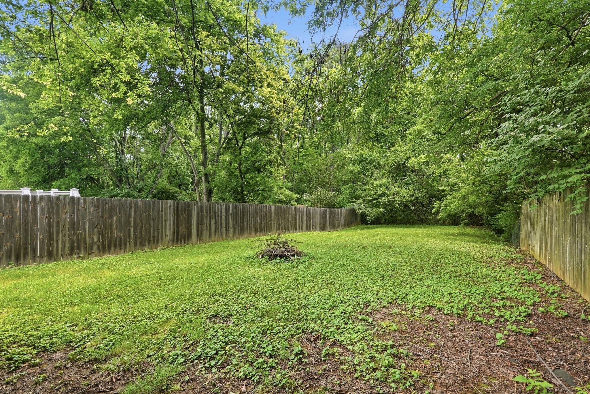 Building Photo - 4610 Woodside Dr
