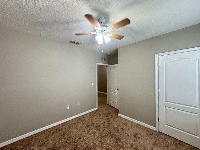 Building Photo - Beautiful 4 Bedroom 2 Bathroom Home in Bartow!