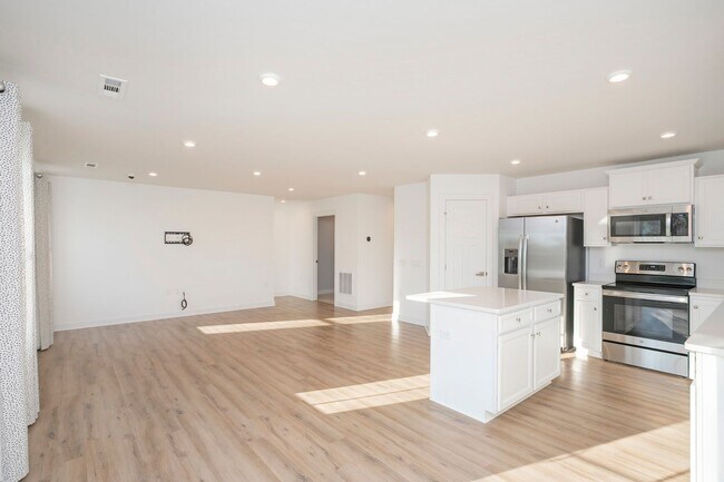 Building Photo - Beautiful One Level Home in Columbia!