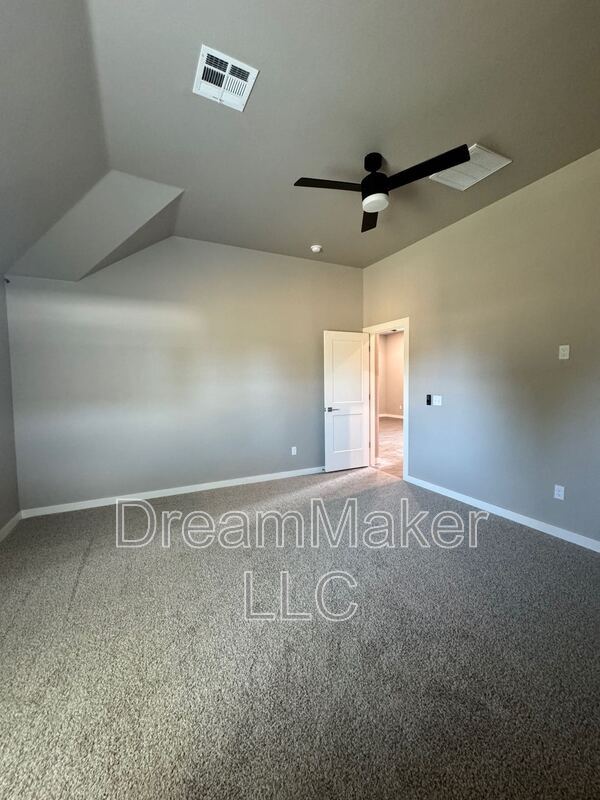 Building Photo - 790 Flowers Dr