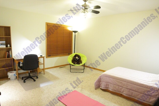 Building Photo - Now leasing for August!