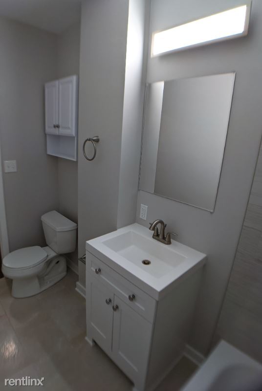 Building Photo - 2 br, 1 bath Townhome - 5329 Brown Way