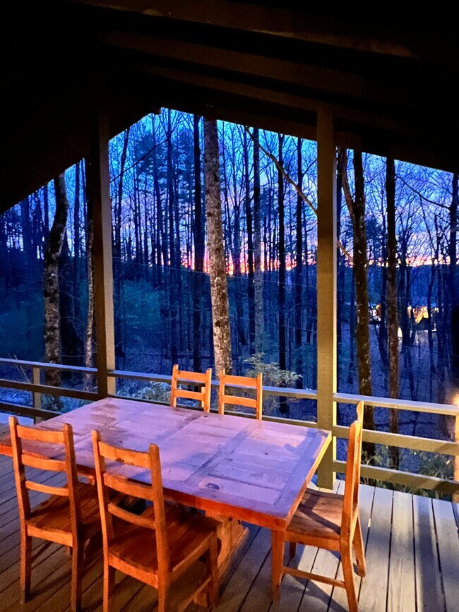 Building Photo - 59 Elm Dr