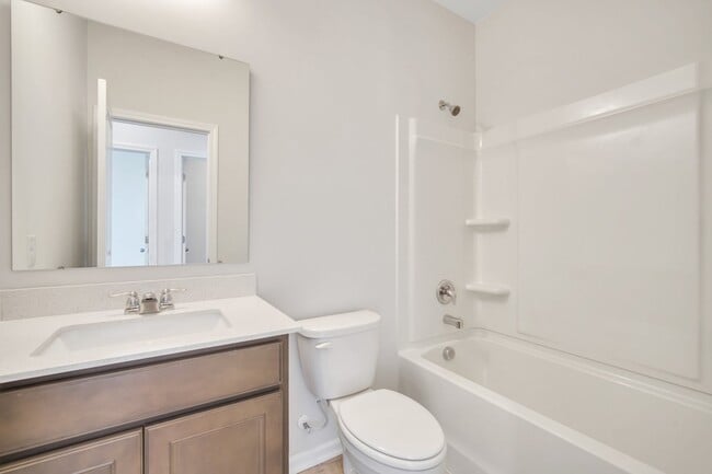 Building Photo - 82 Hillcrest Wy